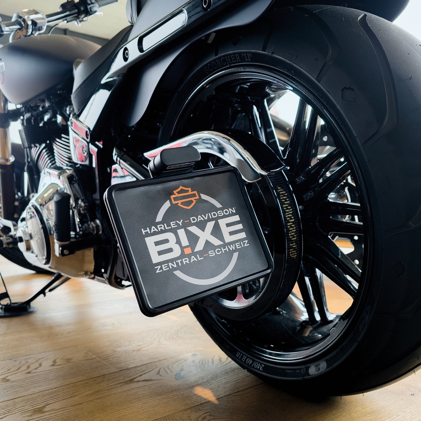 Seitlicher Nummernschildhalter für Softail Modelle ab 2018